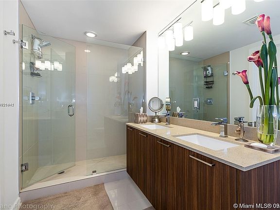 3rd image of 5300 Paseo Dr #1909