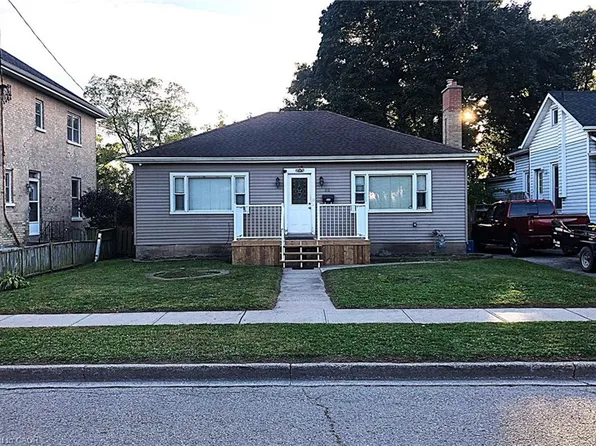 80 Roseview Ave, Cambridge, ON N1R 4A7