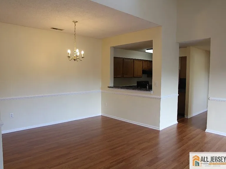 9006 Tamarron Dr — Photo 3