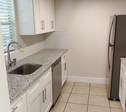 2nd image of 2321 NE 2nd St APT 15