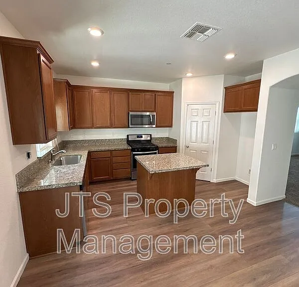 451 Ashwick Loop — Photo 4