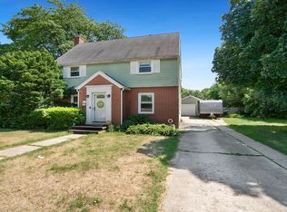 1704 Oakwood Ave, Beloit, WI 53511