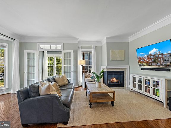 3rd image of 6311 Burgundy Leaf Ln
