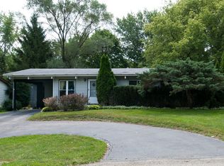 977 Dunbar Rd, Mundelein, IL 60060