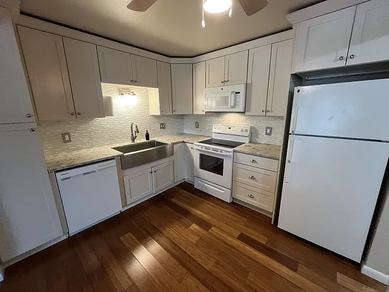 232 S Brentwood St #203 — Photo 7