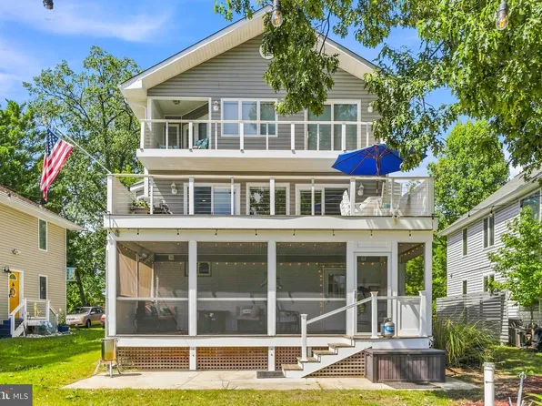5060 Lerch Dr, Shady Side, MD 20764