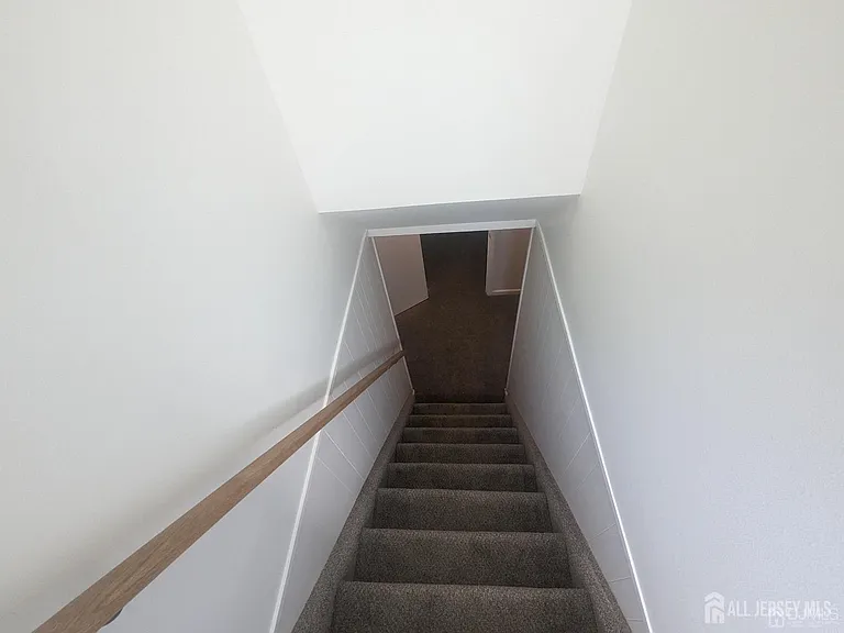 6 Hillside Ave — Photo 34