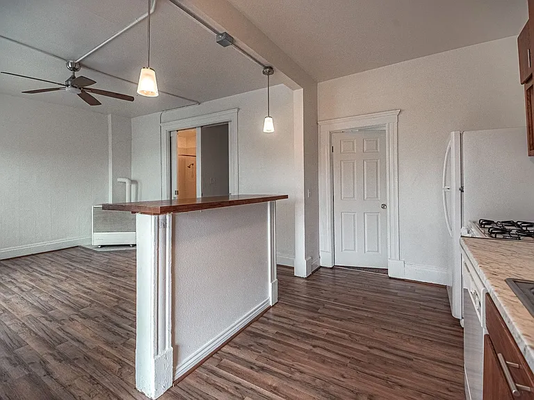 207 Midway Ave — Photo 52