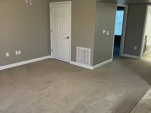 2nd image of 420 Southern Cross Dr #7