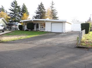 19124 NE Holladay Pl, Portland, OR 97230