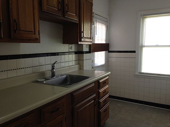 5th image of 209 La Motte Ln