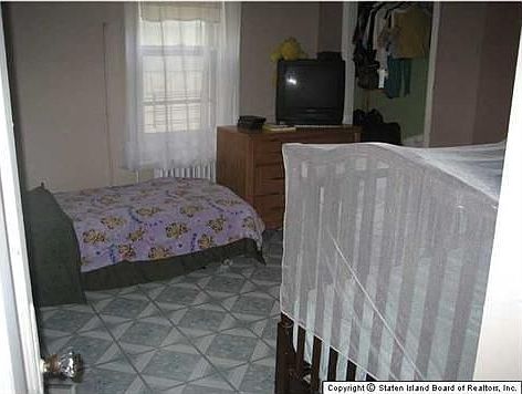 4th image of 66 Bush Ave