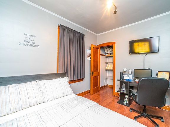 5th image of 5008 W 32nd Pl