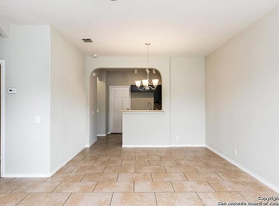 5th image of 236 Quinta St