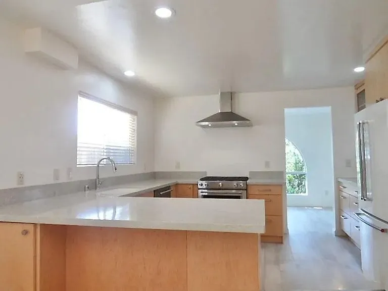 190 Evergreen Ave #A — Photo 6