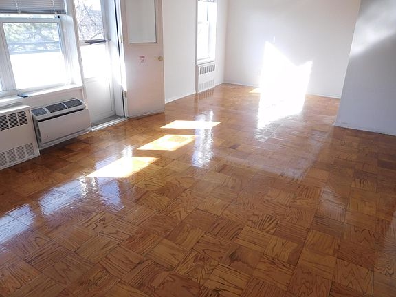 2nd image of 19-10 Parsons Blvd Floor 1