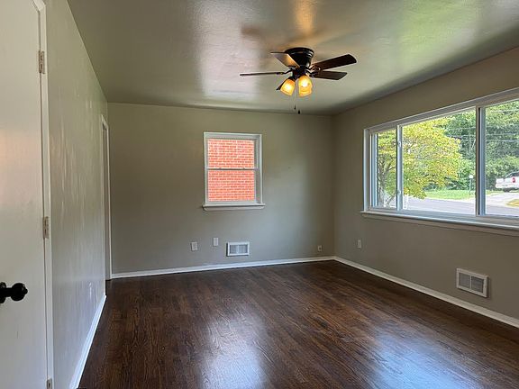 3rd image of 4326 Camille Ave NW