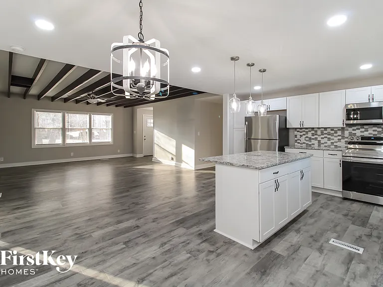 218 Friendway Rd — Photo 5
