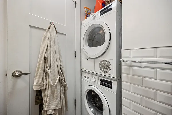 Rented by Safdie Realty Group | media 25