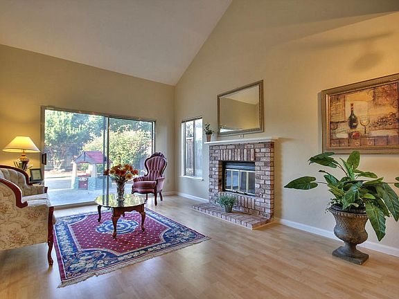 4th image of 2959 Crystal Creek Dr