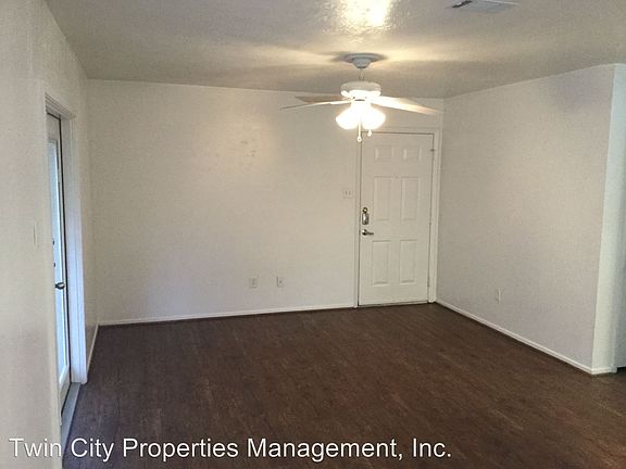 4th image of 2604C Pecan Knoll St
