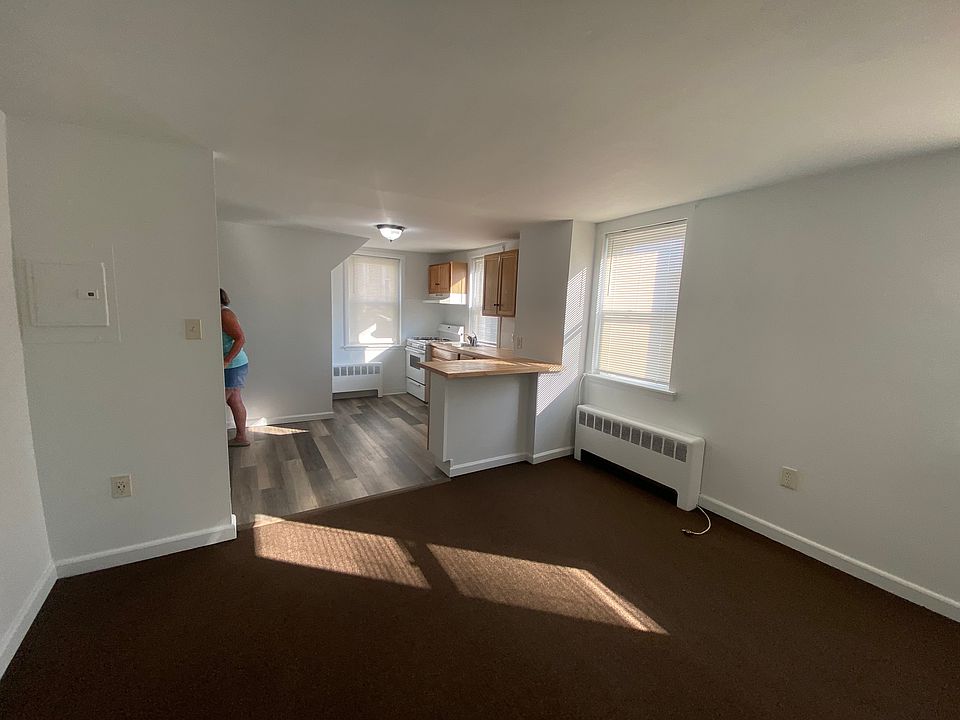 1st image of 1019 Wood St #A