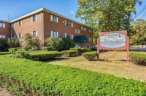 1st image of 135 Creek St APT 4