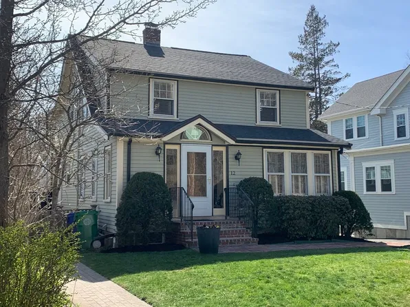 12 Daniel St, Newton, MA 02459