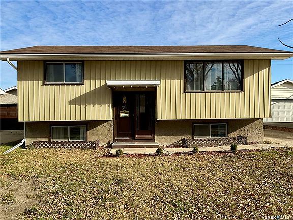 2nd image of 66 Hatton Cres