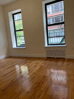Rented by Chartwell Manhattan Realty | media 7