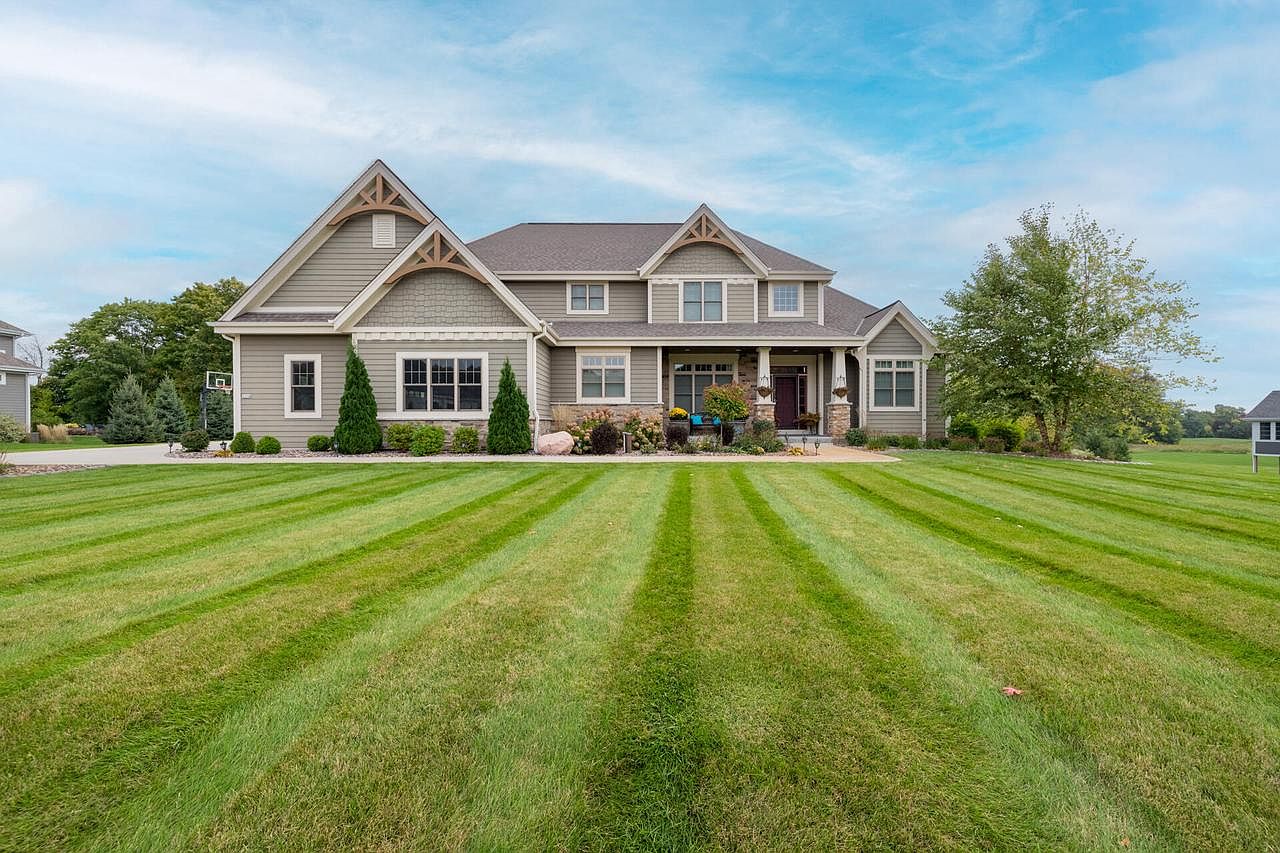 1114 Hickory Hill PARKWAY WEST West, Hubertus, WI 53033 Zillow
