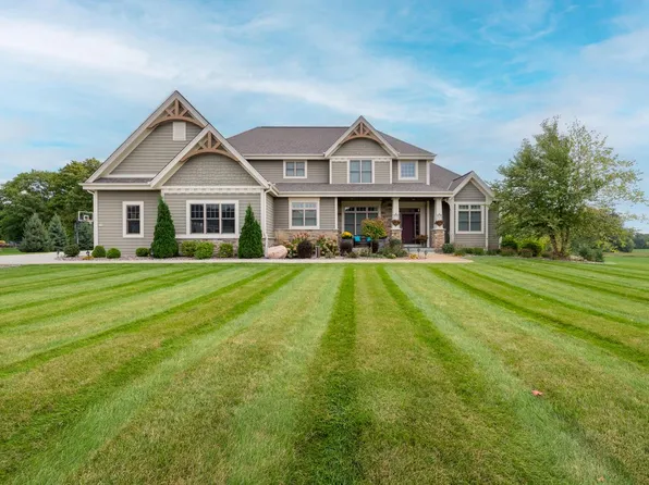 1114 Hickory Hill PARKWAY WEST West, Hubertus, WI 53033