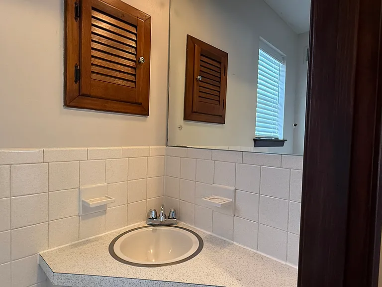 211 S Idlewild St — Photo 17