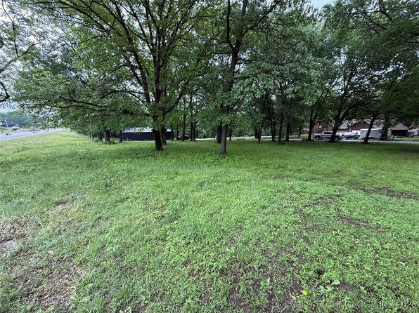 9865 E Mesa Dr, Claremore, OK 74017