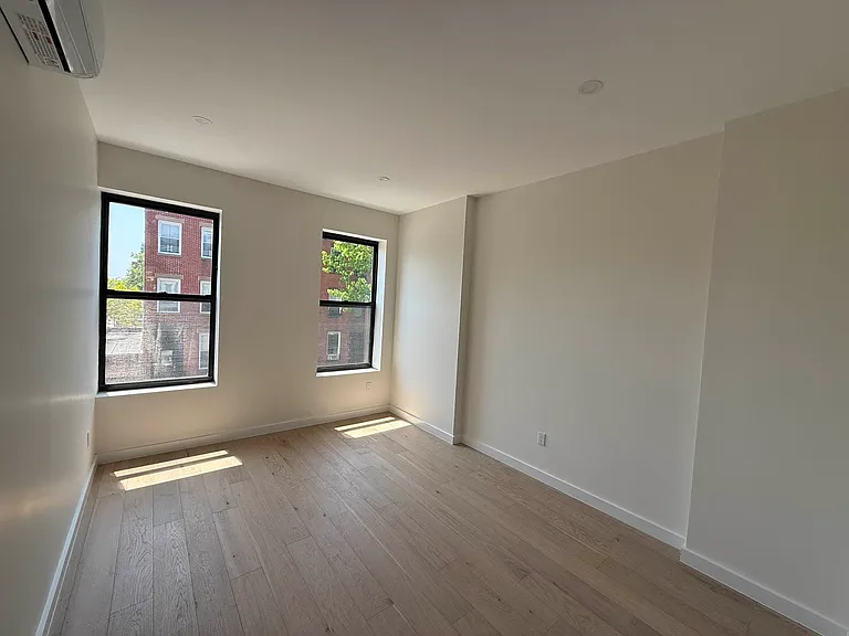 121 President St #4 — Photo 15