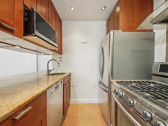 5th image of 209 E 56th St APT 2D