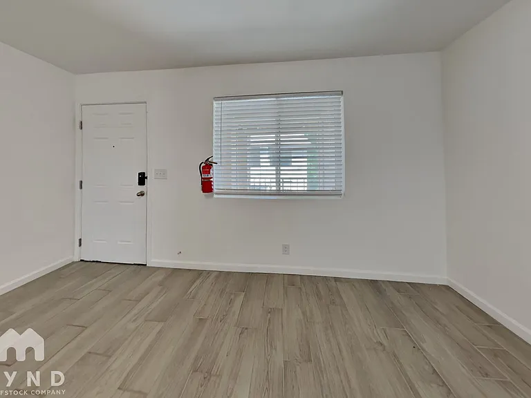 6657 W Ocotillo Rd #202 — Photo 5