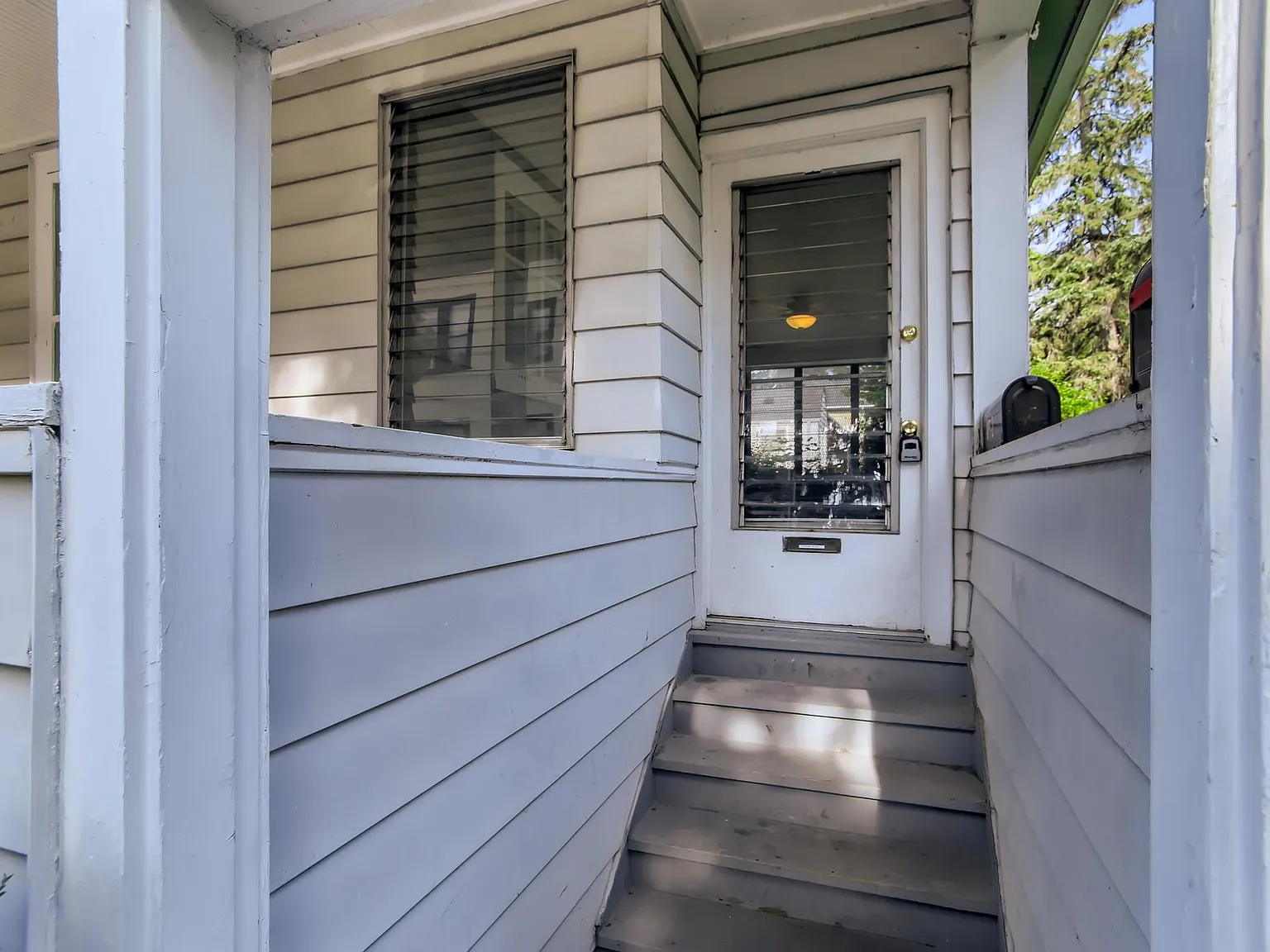 3 bed, 1250 sqft, $3,220 — Photo 2