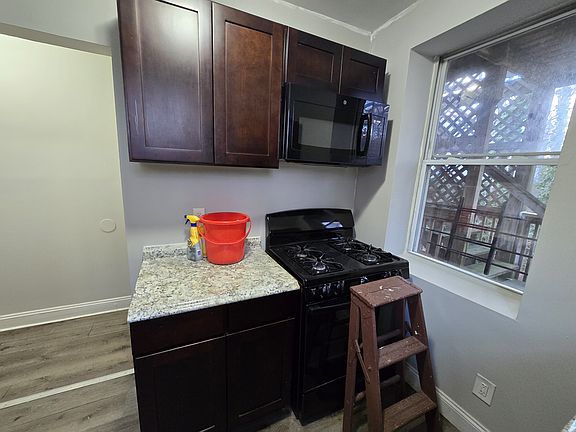 5th image of 72 Mill River St #D0