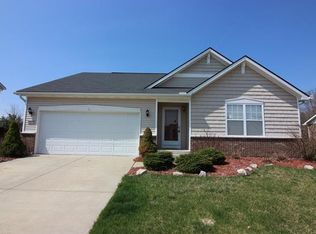 28820 Apple Blossom Dr #9, Flat Rock, MI 48134