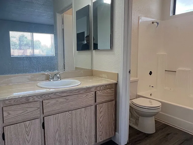3440 Helix St — Photo 9
