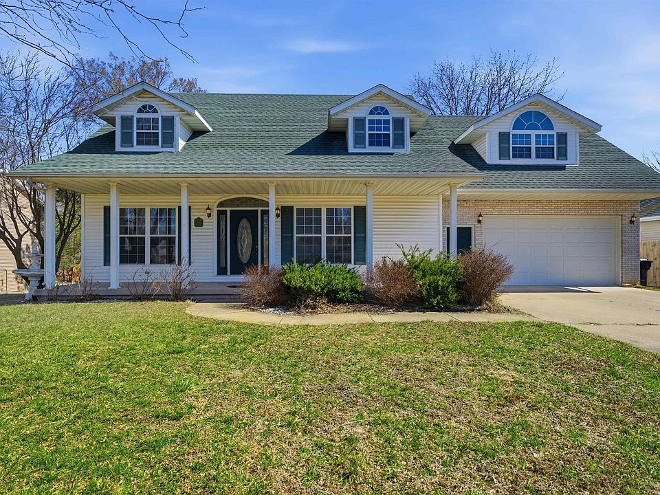 1st image of 315 Oakbrook Dr