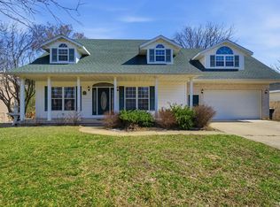 315 Oakbrook Dr, East Peoria, IL 61611