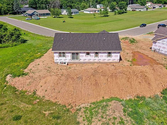 4th image of 530 Riverview Dr