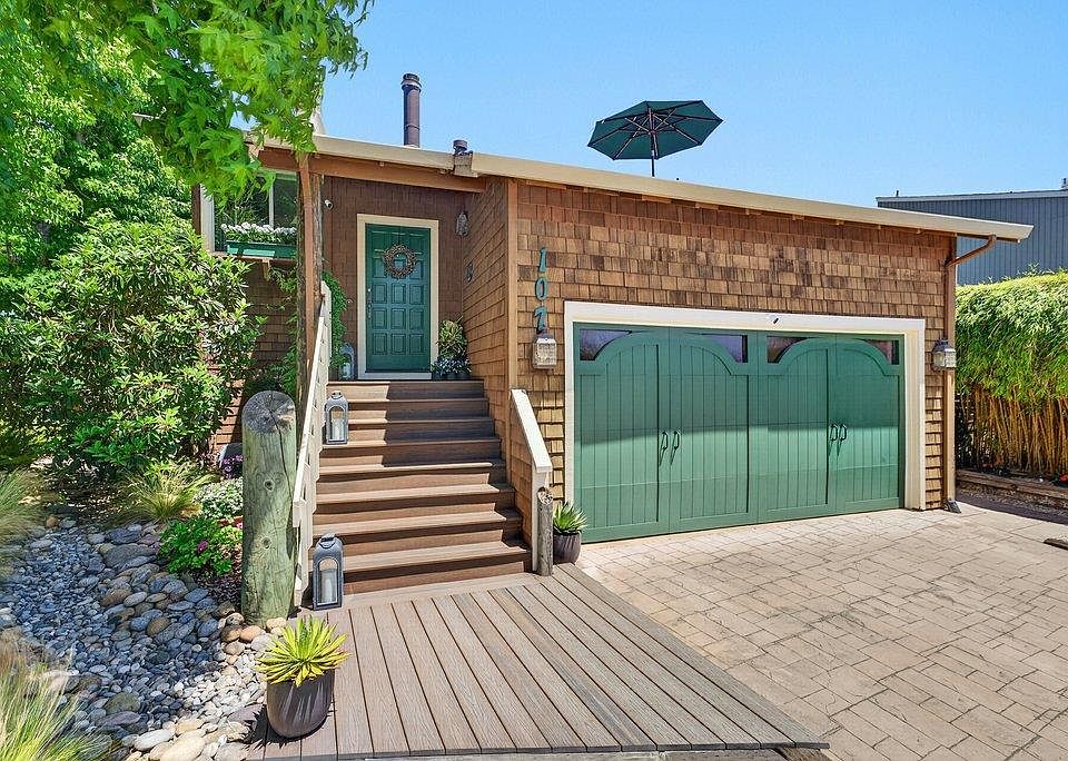 1st image of 107 Bar Harbor Ct