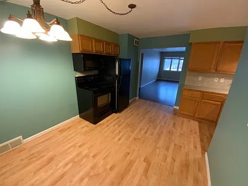 320 Center Ave #3 Photo 1
