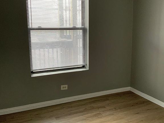 4th image of 4248 S Michigan Ave APT 1W