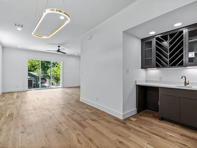 410 Avenue L #B — Photo 18