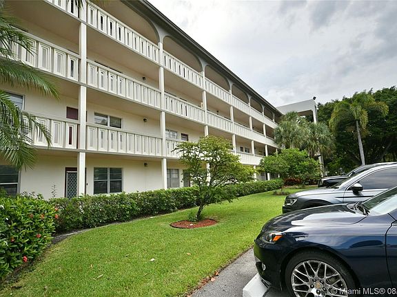 2nd image of 3502 Bimini Ln APT L3
