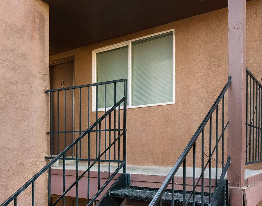 1st image of 419 Vassar Dr SE APT 18